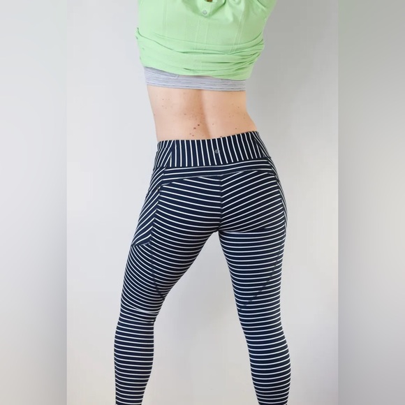 Athleta Stripe Contender 7/8 Tight #211056‎ - Picture 3 of 10